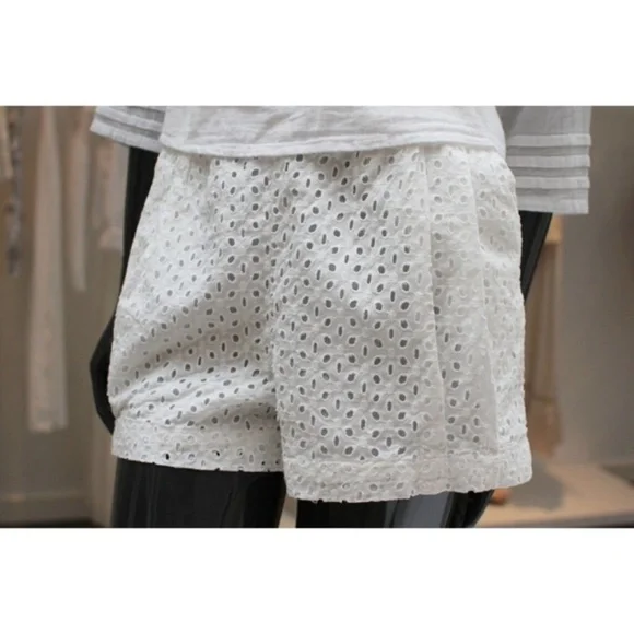 H&M // conscious collection white eyelet shorts - Picture 3 of 16